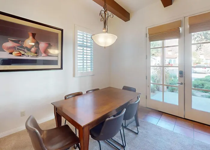 Lv214 Convenient Downstairs 2 Bed Legacy Villa