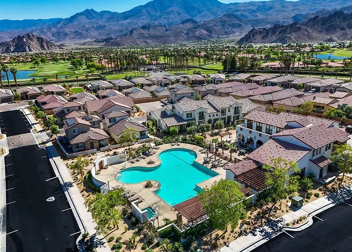 Pga210 2Bed Pga West Pool & Hot Tub Steps Away