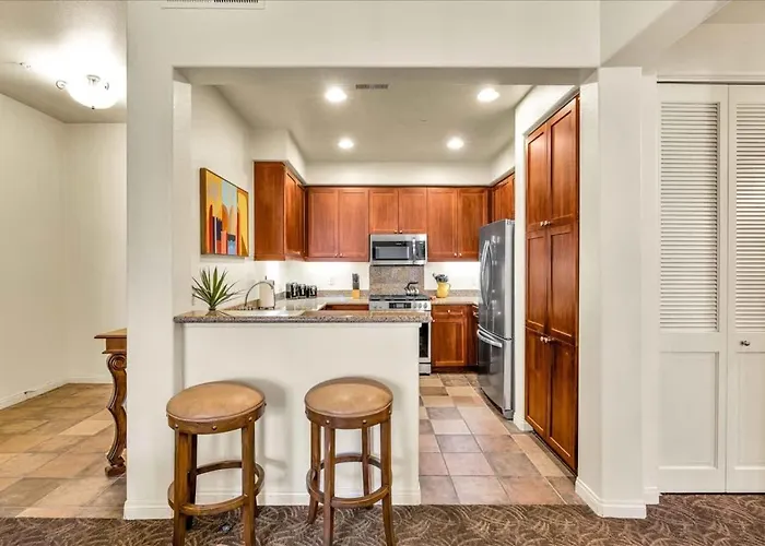Ground Floor 1Br Legacy Villa #A